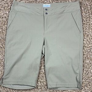 Columbia Sage Green Women's Bermuda Shorts